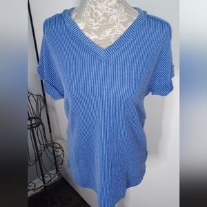 Kohl's Blue V-Neck Short Sleeve Ribbed Top